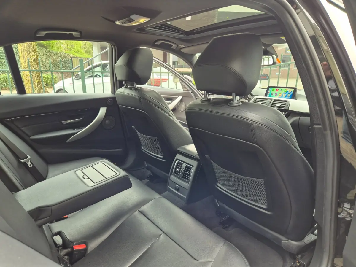 330i M Sport Apple Pano CarPlay 360 Camera H&K 100% Dealer onderhouden 19inch M 330i High Executive