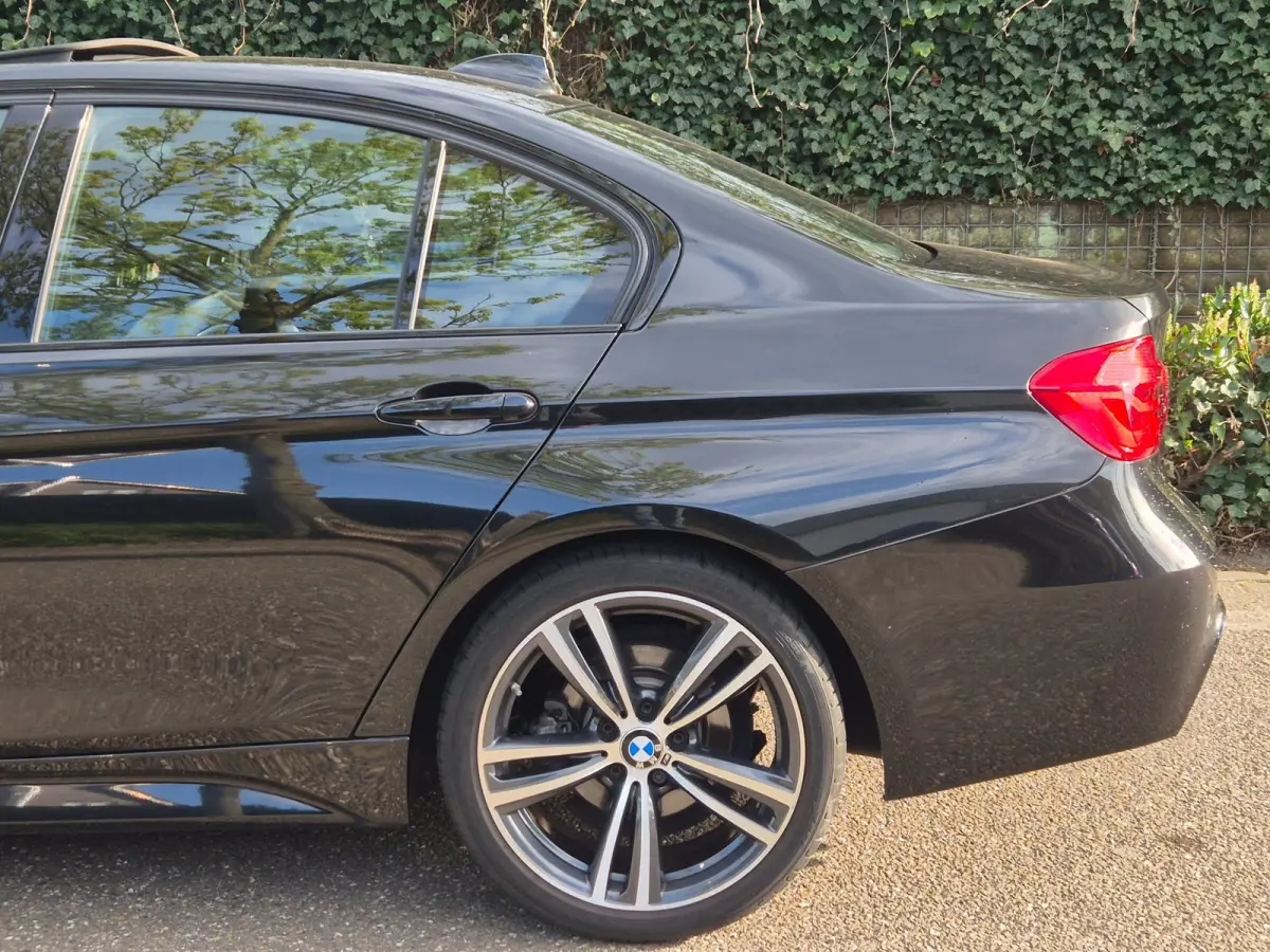 330i M Sport Apple Pano CarPlay 360 Camera H&K 100% Dealer onderhouden 19inch M 330i High Executive