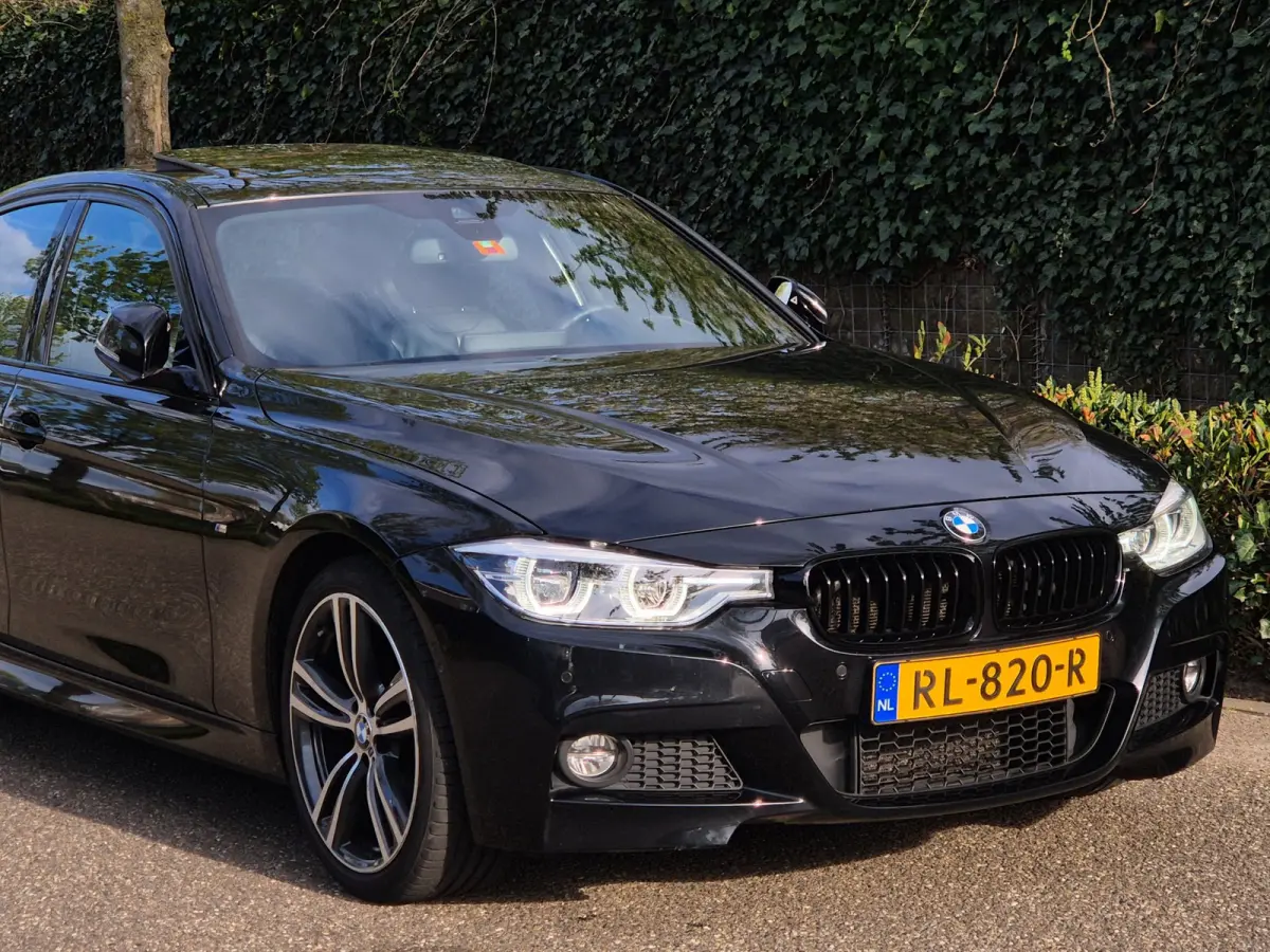 330i M Sport Apple Pano CarPlay 360 Camera H&K 100% Dealer onderhouden 19inch M 330i High Executive