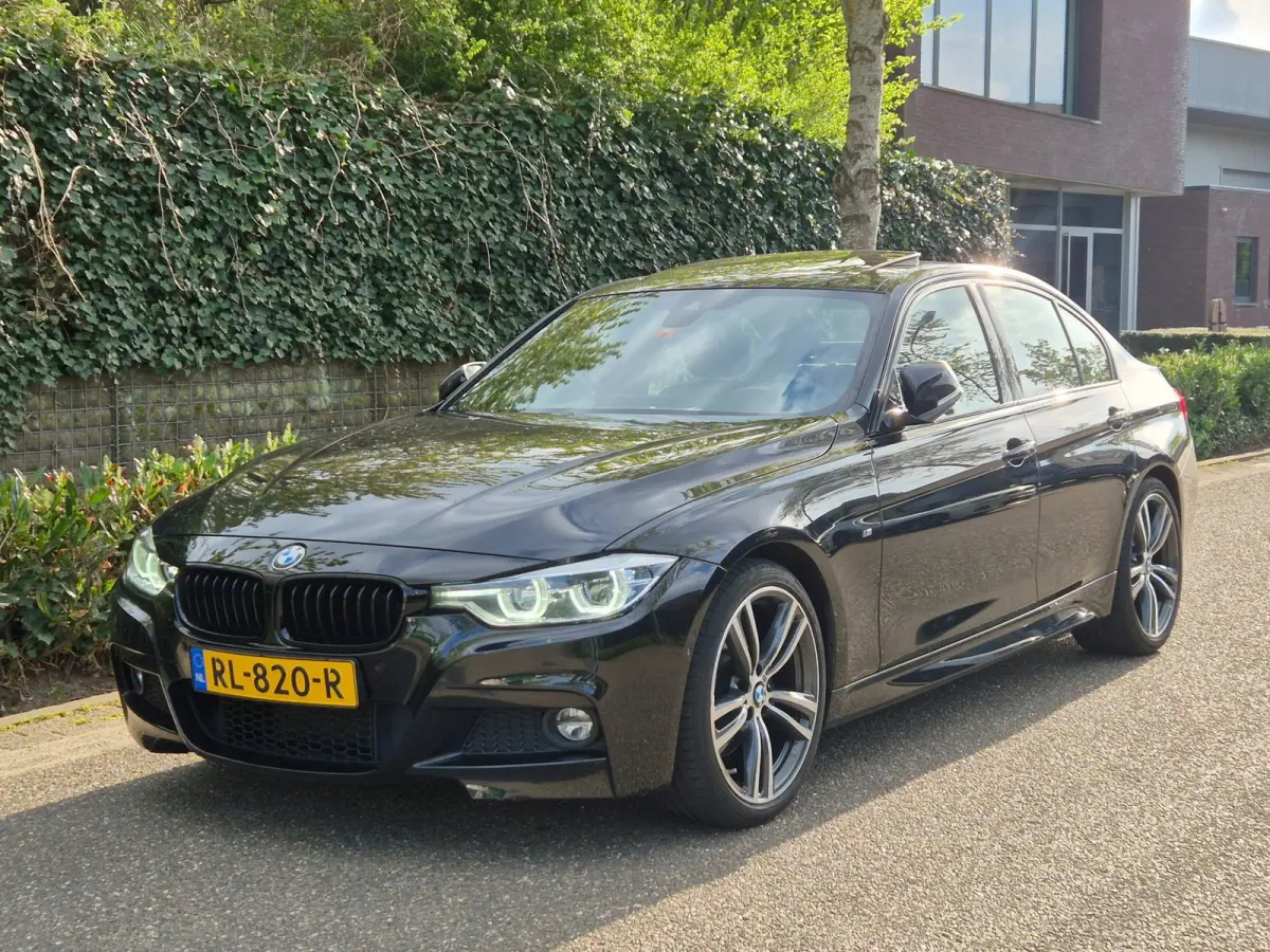 330i M Sport Apple Pano CarPlay 360 Camera H&K 100% Dealer onderhouden 19inch M 330i High Executive