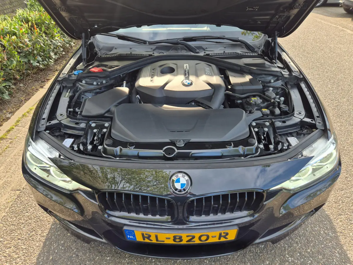 330i M Sport Apple Pano CarPlay 360 Camera H&K 100% Dealer onderhouden 19inch M 330i High Executive