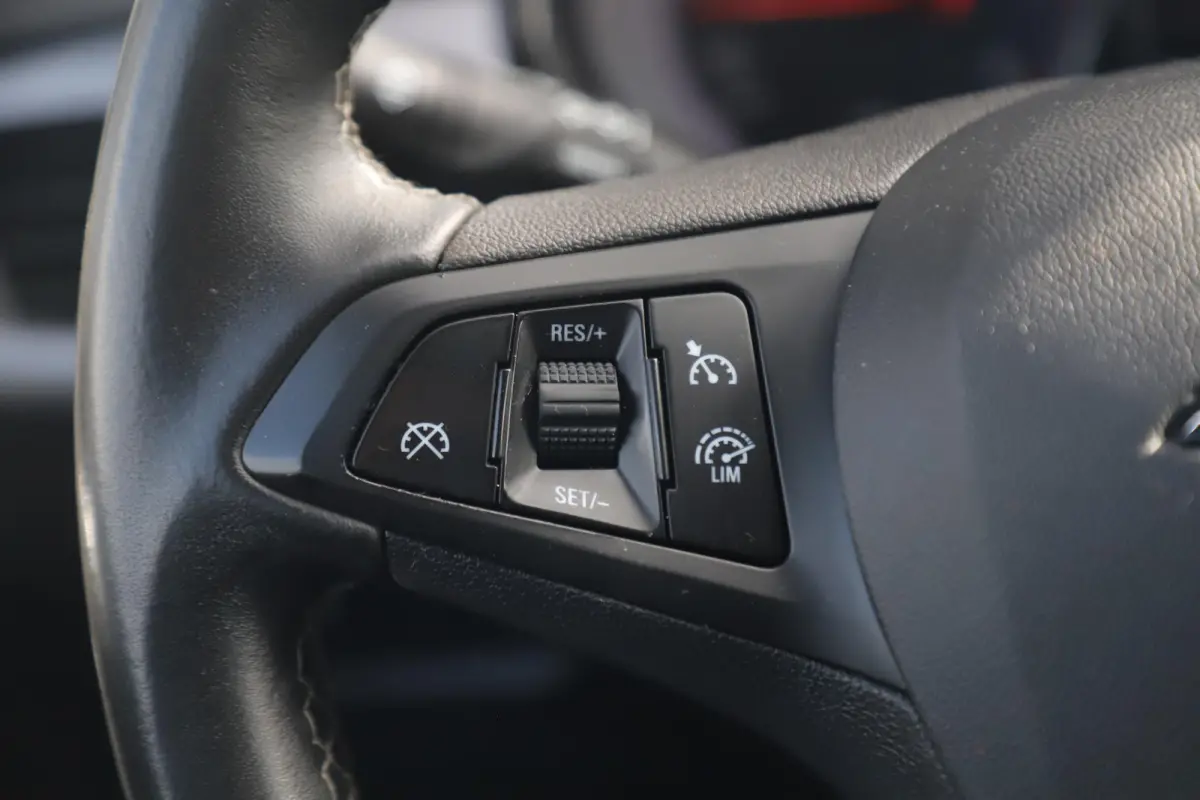 1.2 Edition 131PK Navigatie Carplay Android 16 inch LMV Airco Cruise Control Getint Glas