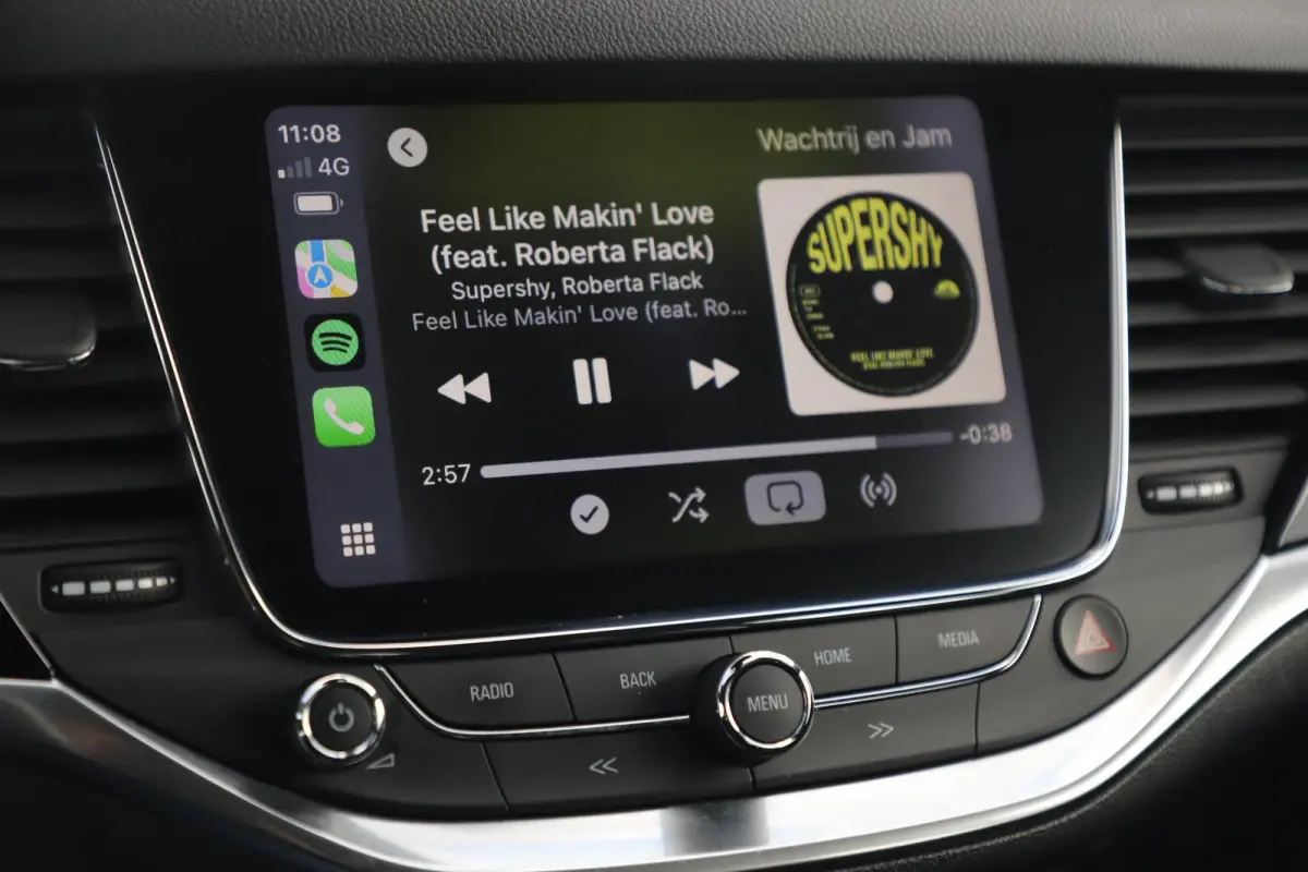 1.0 Turbo Business Executive 105PK 16 inch LMV Climate Cruise Control Sportstoelen Navigatie Carplay Android Elektrische Achterklep