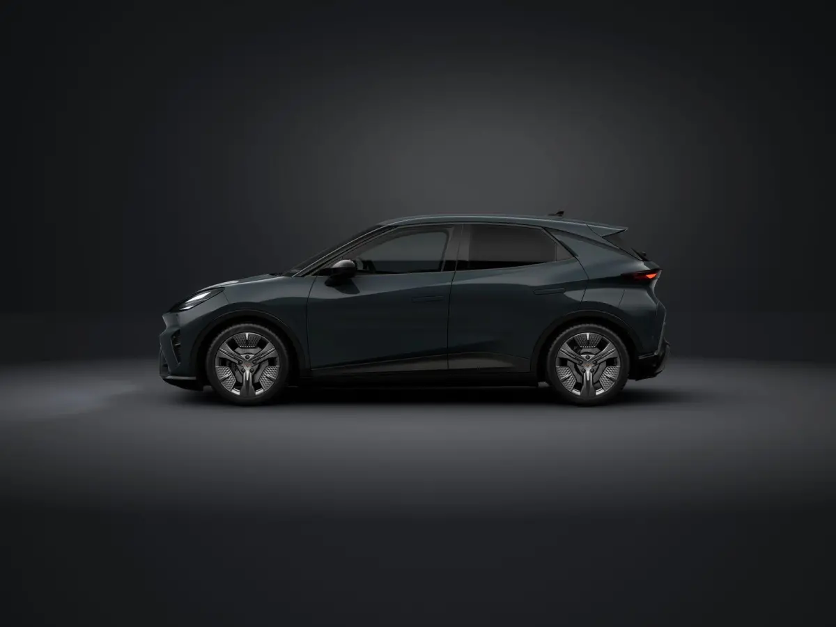 210pk Business First Edition 56 kWh | 18" Velgen | Winter Pack