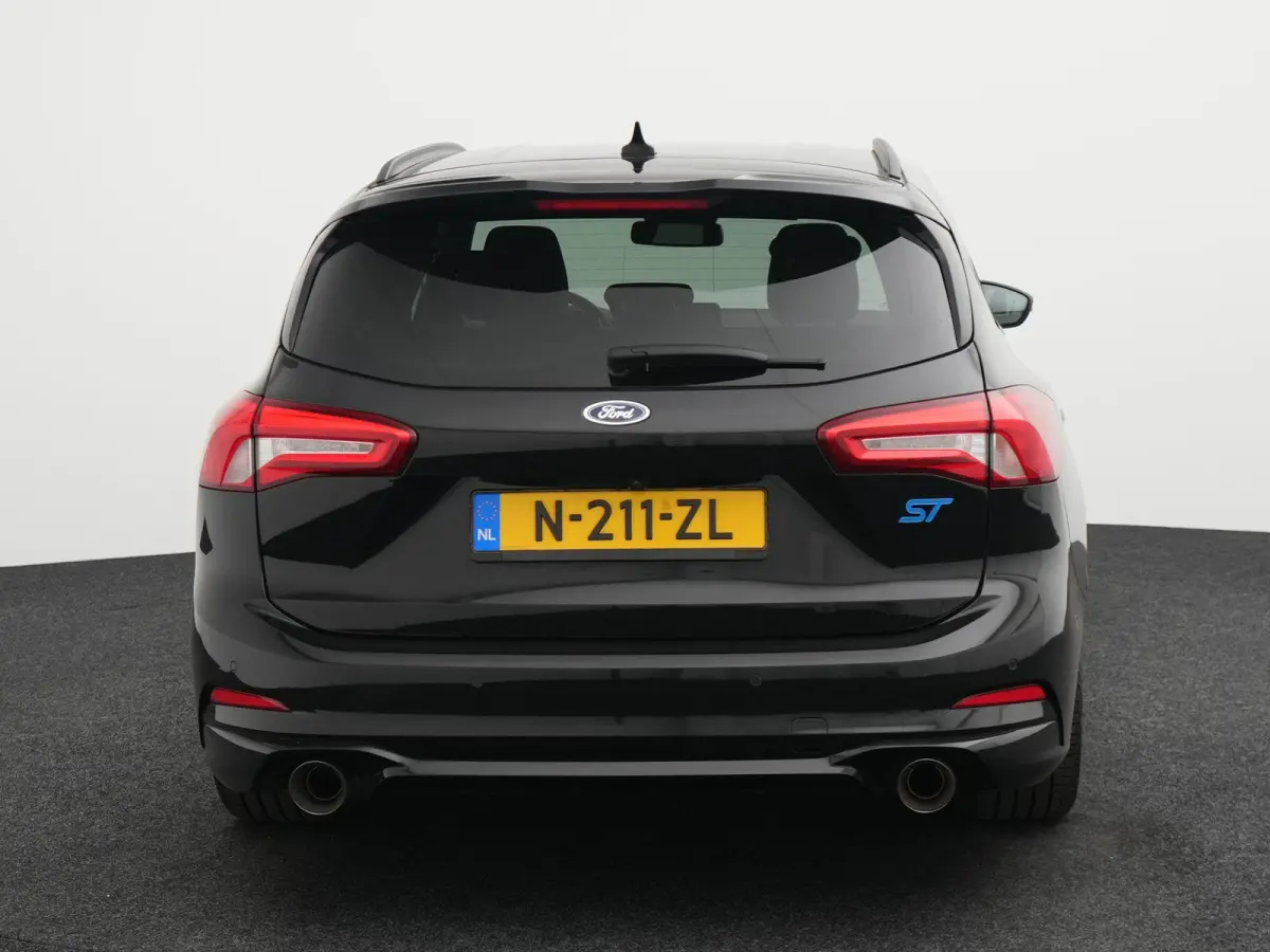2.3 EcoBoost ST-3 280PK Handgeschakeld! | Apple/Android Play | Camera | Cruise | Keyless | LED | Half-Leder | PDC V+A | Trekhaak Uitklapbaar | Design Pack 5 | 12 Maand BOVAG Garantie! |