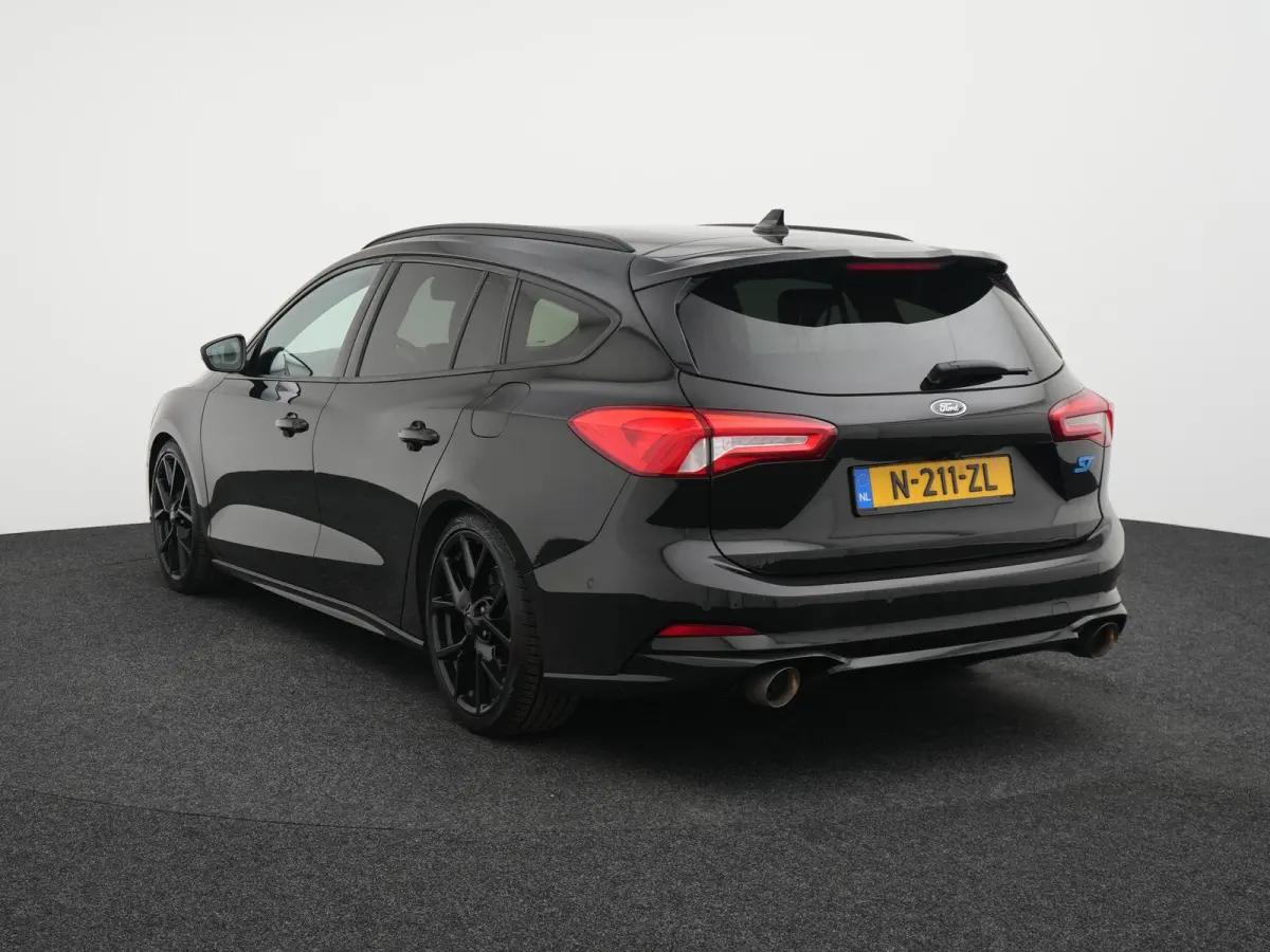 2.3 EcoBoost ST-3 280PK Handgeschakeld! | Apple/Android Play | Camera | Cruise | Keyless | LED | Half-Leder | PDC V+A | Trekhaak Uitklapbaar | Design Pack 5 | 12 Maand BOVAG Garantie! |