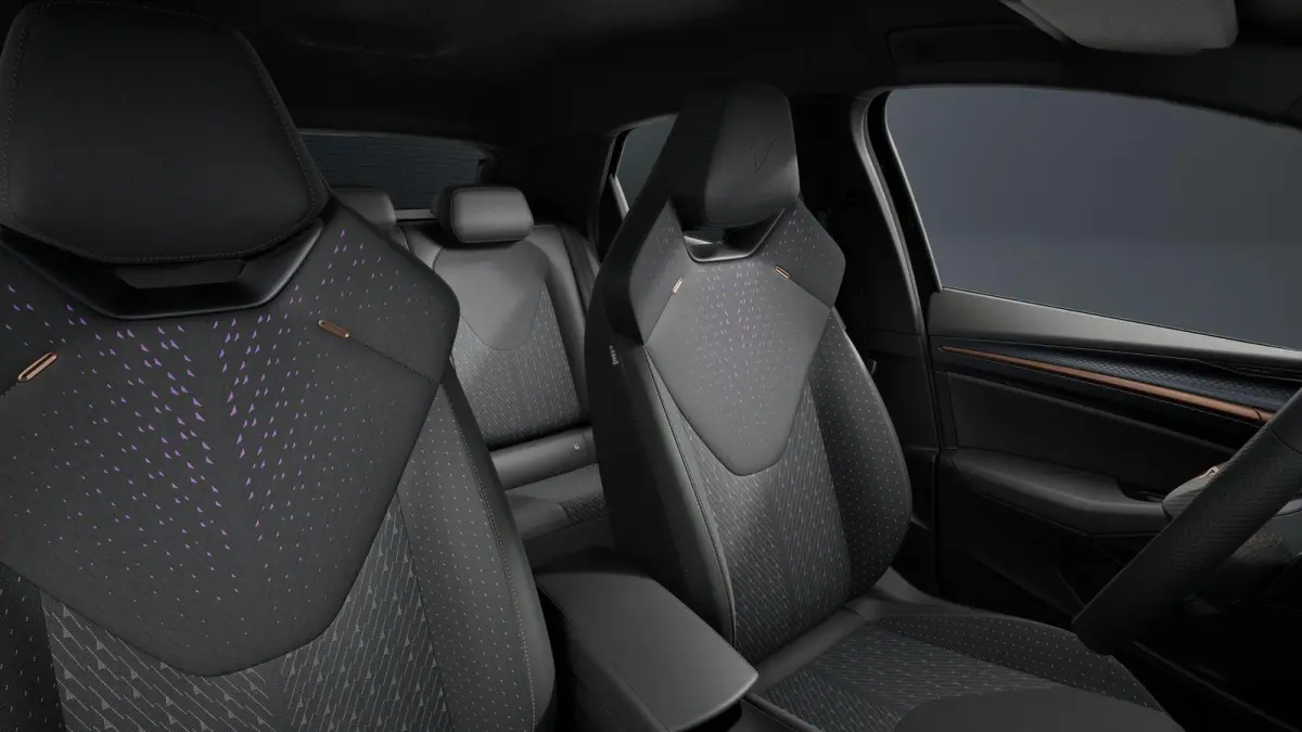 210pk Business First Edition 56 kWh | 18" Velgen | Winter Pack