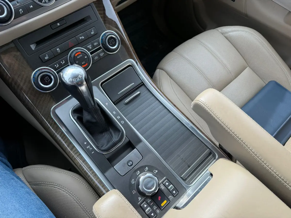 5.0 V8 Supercharged, Leder, Navi, Dealer auto