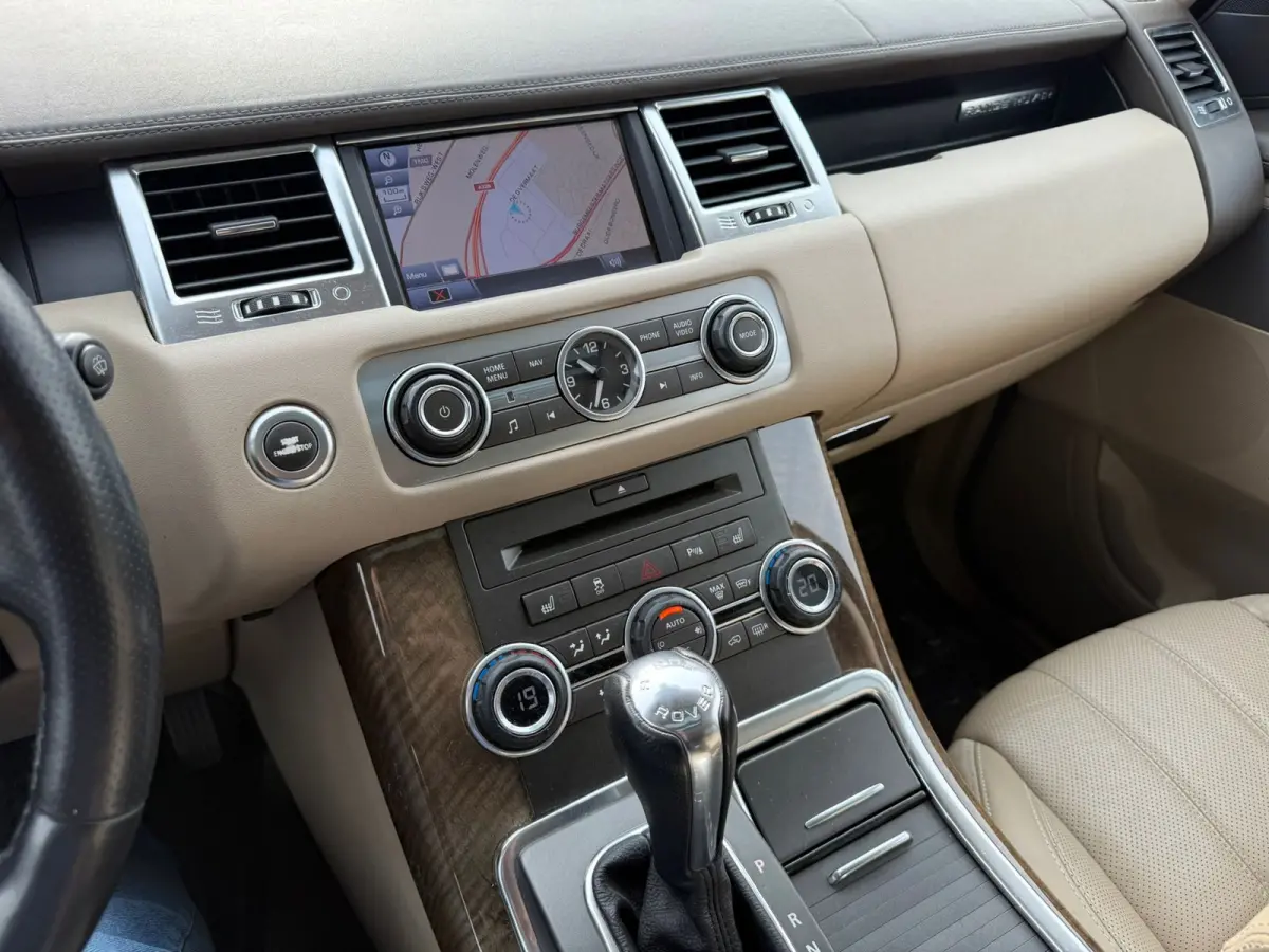 5.0 V8 Supercharged, Leder, Navi, Dealer auto