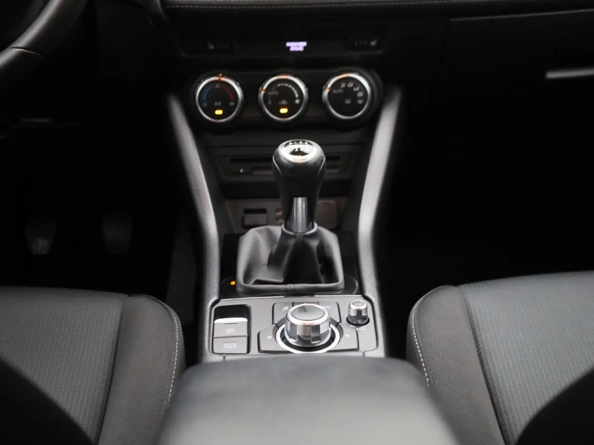 2.0 SkyActiv-G 121 Comfort | Apple Carplay / Android Auto | Stoelverwarming | Parkeersensoren |
