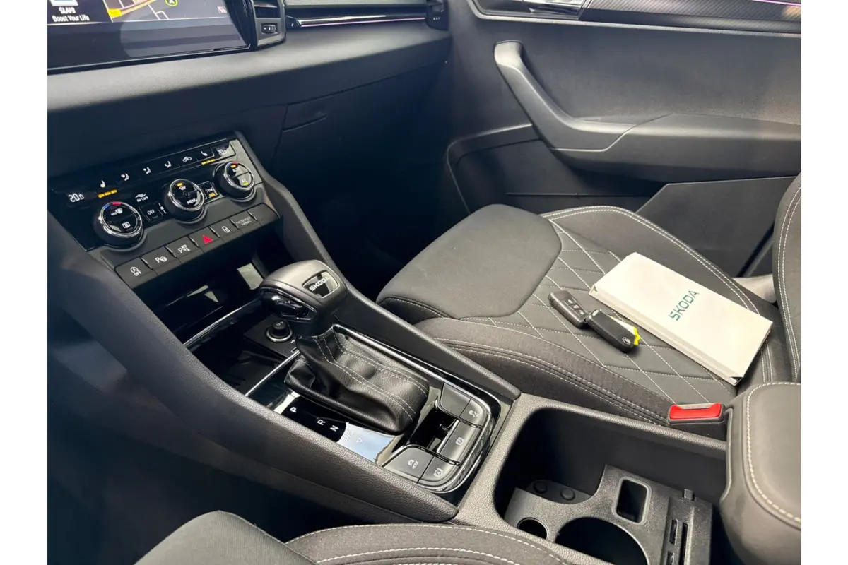 1.5 TSI ACT Sportline Business | PANORAMADAK | 360 CAMERA | WINTERPACK | KEYLESS | NAVI | ELEKTR. ACHTERKLEP