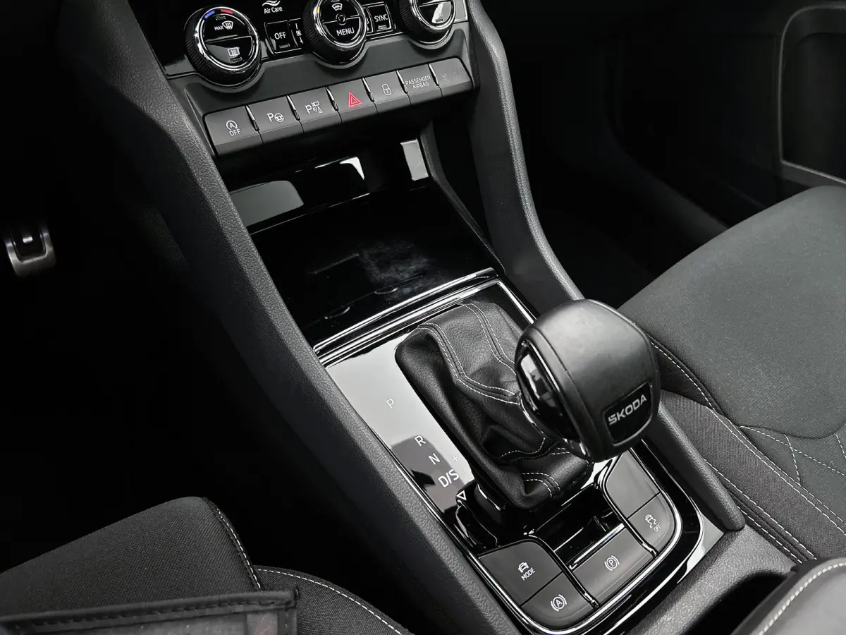 1.5 TSI ACT Sportline Business | PANORAMADAK | 360 CAMERA | WINTERPACK | KEYLESS | NAVI | ELEKTR. ACHTERKLEP