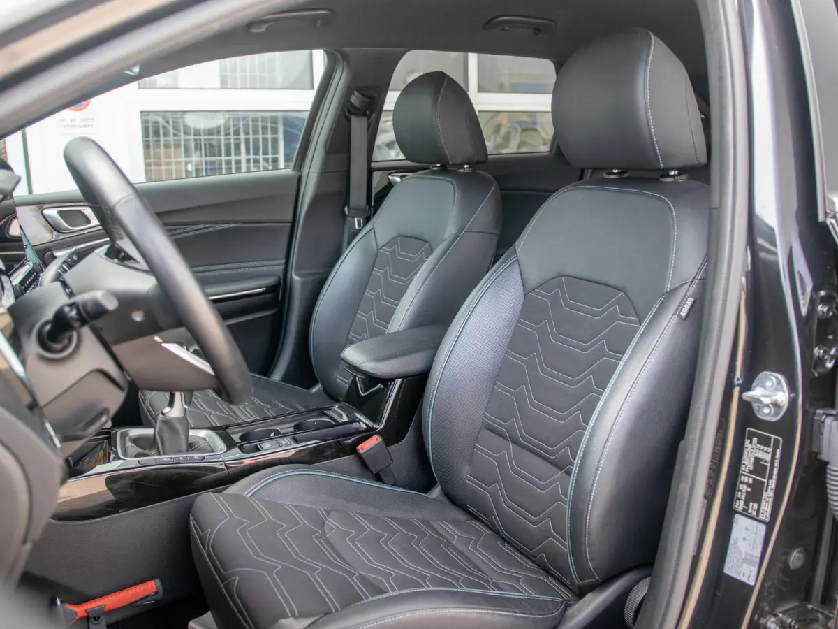 1.0 T-GDi Design Edition | Navigatie | Stoel & Stuur verw. | Elec. achterklep | JBL premium sound