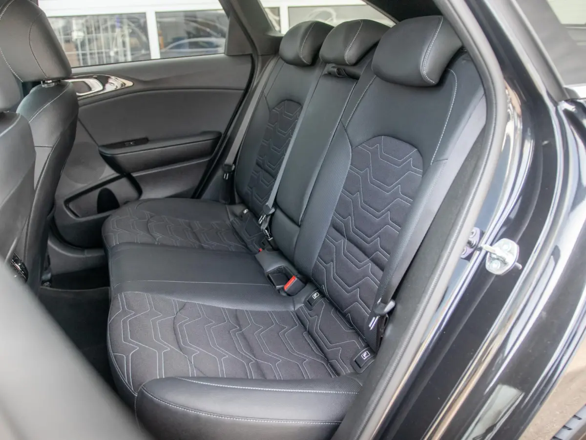 1.0 T-GDi Design Edition | Navigatie | Stoel & Stuur verw. | Elec. achterklep | JBL premium sound