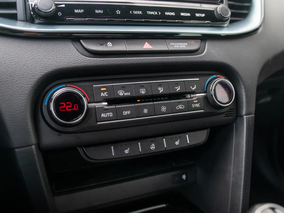 1.0 T-GDi Design Edition | Navigatie | Stoel & Stuur verw. | Elec. achterklep | JBL premium sound
