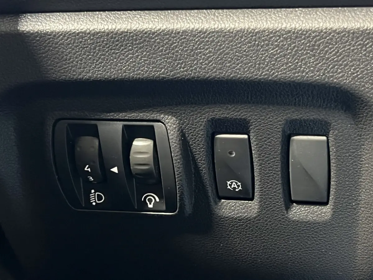 0.9 TCe Intens | Navigatie/Android/Apple Carplay | LM Velgen 17" | Cruise Control | Airco  | LED Koplampen | Trekhaak
