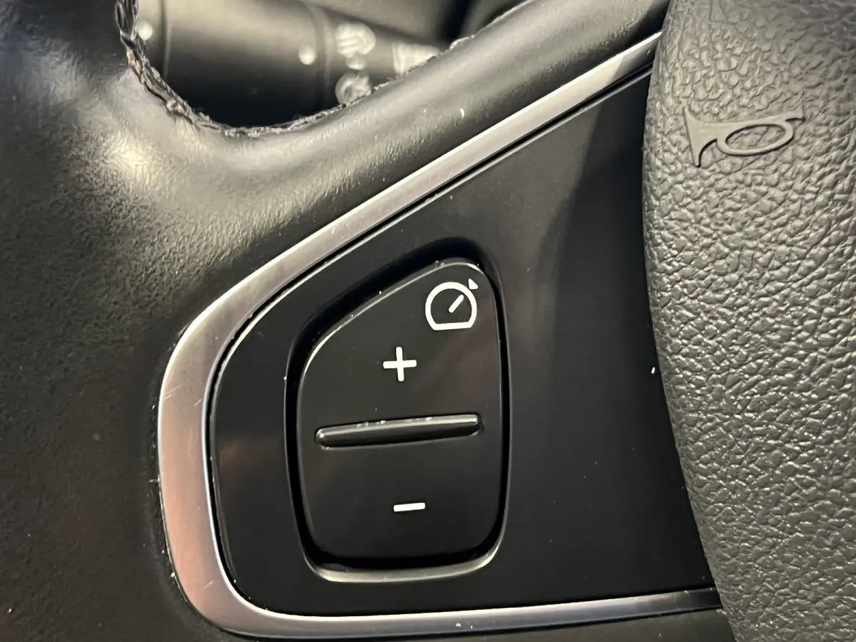 0.9 TCe Intens | Navigatie/Android/Apple Carplay | LM Velgen 17" | Cruise Control | Airco  | LED Koplampen | Trekhaak