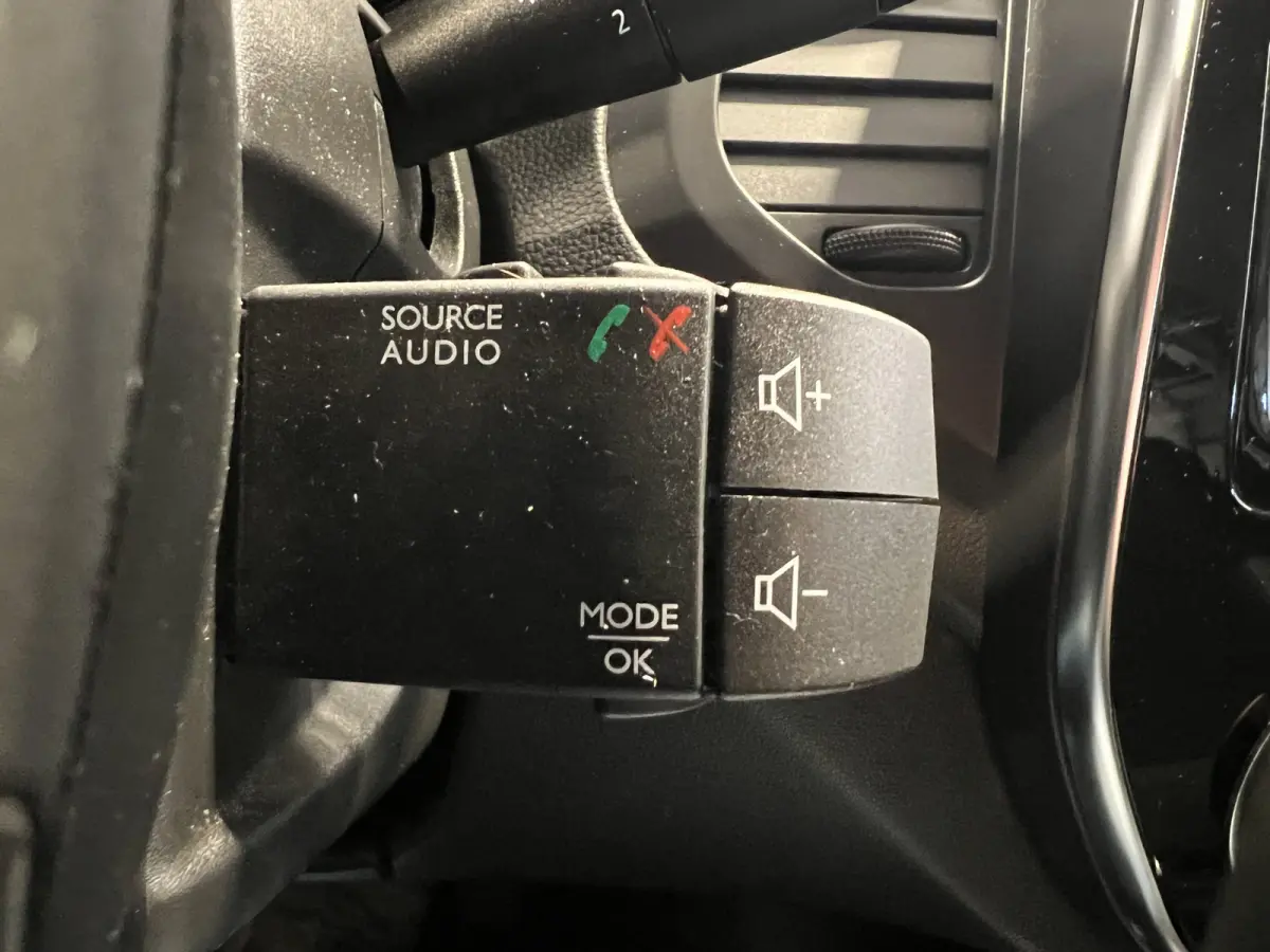 0.9 TCe Intens | Navigatie/Android/Apple Carplay | LM Velgen 17" | Cruise Control | Airco  | LED Koplampen | Trekhaak