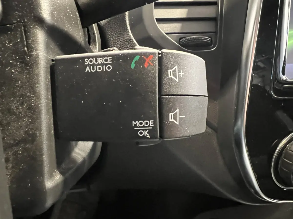 0.9 TCe Intens | Navigatie/Android/Apple Carplay | LM Velgen 17" | Cruise Control | Airco  | LED Koplampen | Trekhaak