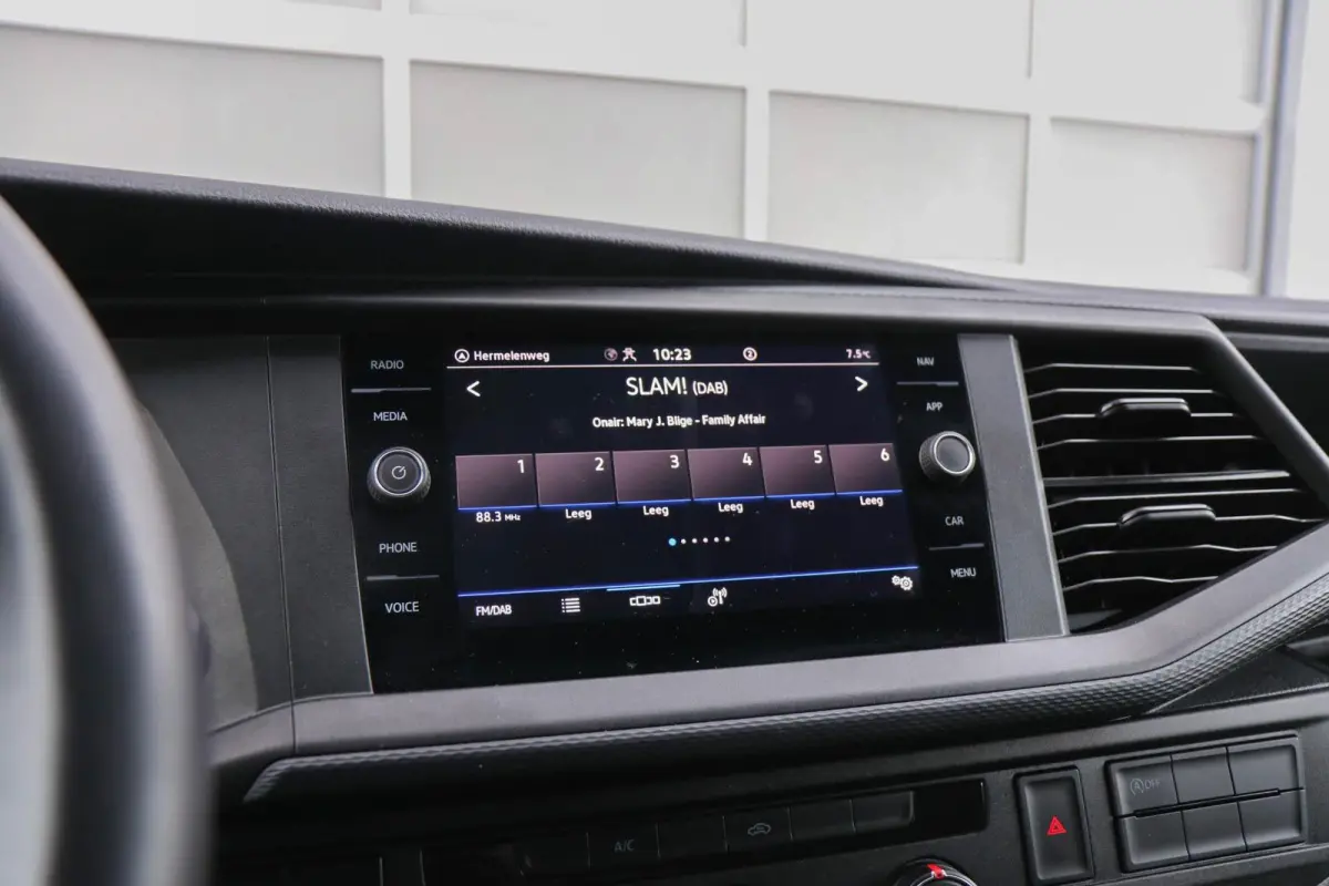 2.0 TDI 150pk L2H1 28 | App Connect | Navigatie | Trekhaak | Cruise Control | Parkeersensoren Achter | Airco