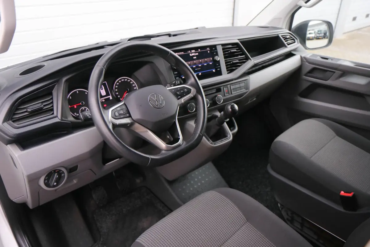 2.0 TDI 150pk L2H1 28 | App Connect | Navigatie | Trekhaak | Cruise Control | Parkeersensoren Achter | Airco
