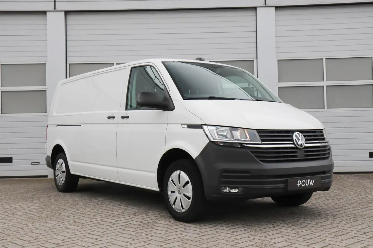 2.0 TDI 150pk L2H1 28 | App Connect | Navigatie | Trekhaak | Cruise Control | Parkeersensoren Achter | Airco