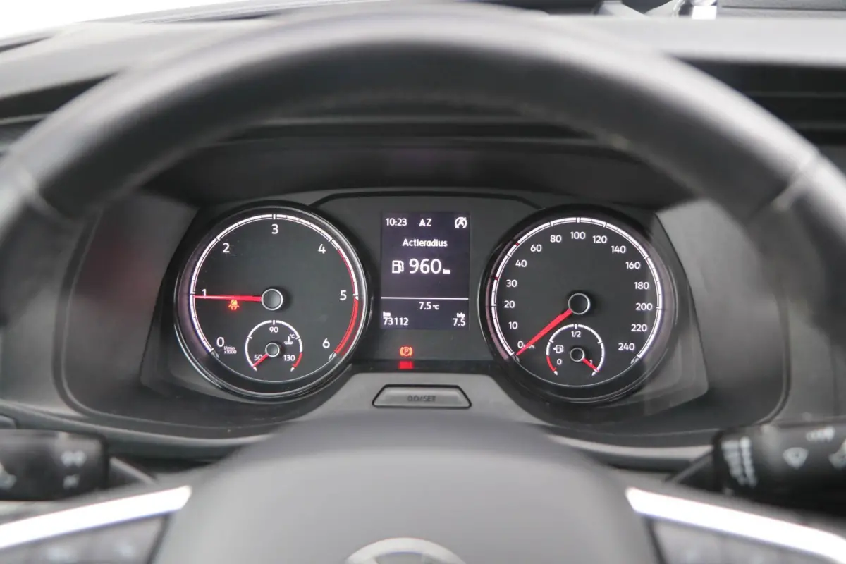 2.0 TDI 150pk L2H1 28 | App Connect | Navigatie | Trekhaak | Cruise Control | Parkeersensoren Achter | Airco