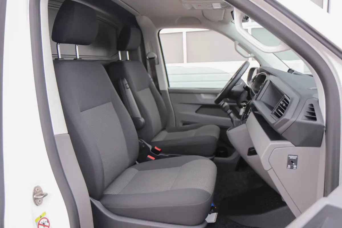 2.0 TDI 150pk L2H1 28 | App Connect | Navigatie | Trekhaak | Cruise Control | Parkeersensoren Achter | Airco