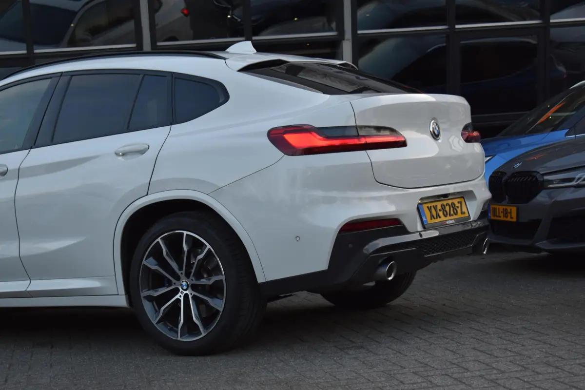 xDrive20i High Executive Edition M-Sport Pano Camera HK