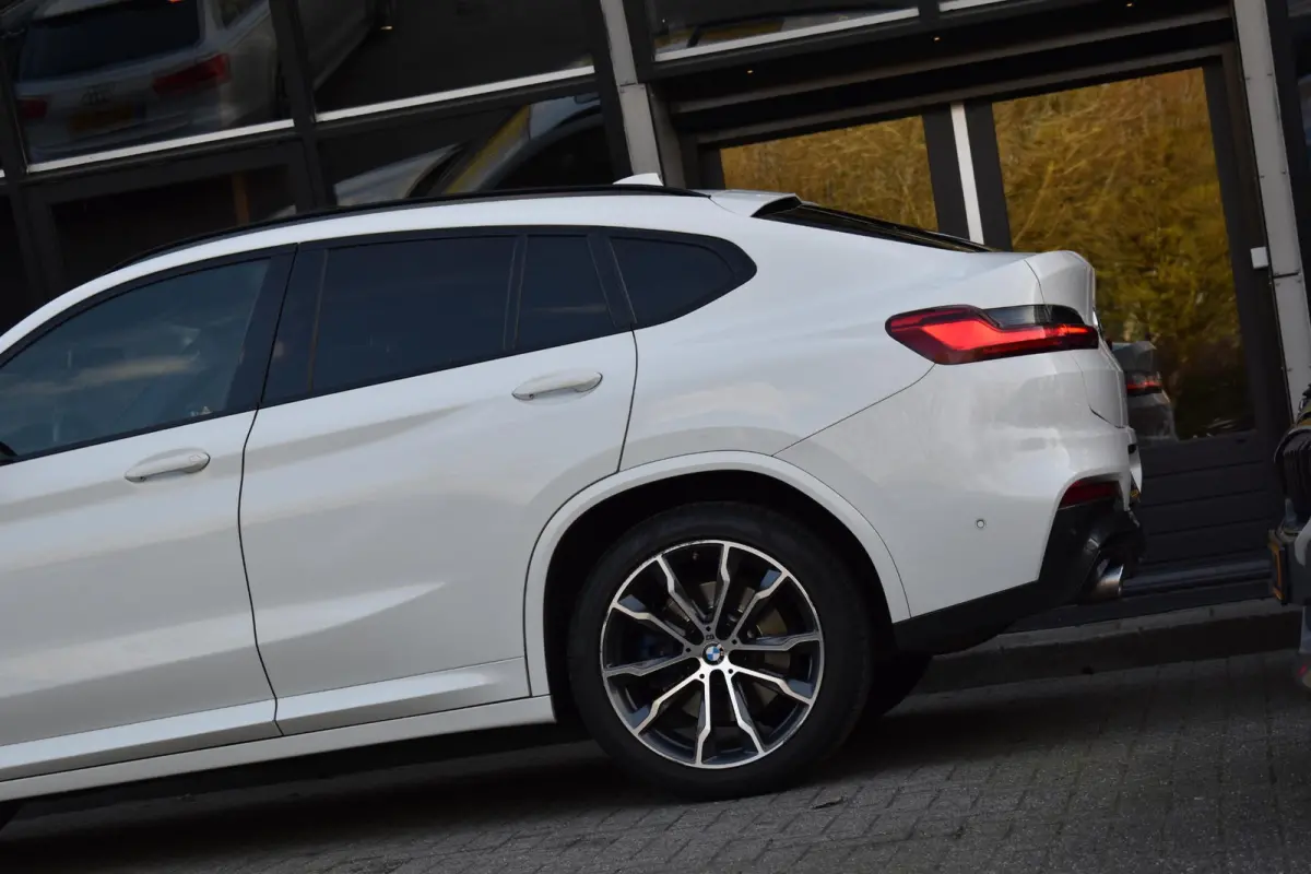 xDrive20i High Executive Edition M-Sport Pano Camera HK
