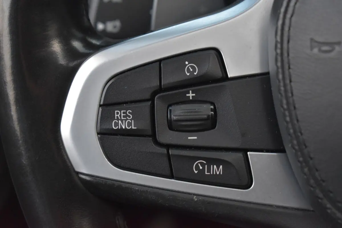 xDrive20i High Executive Edition M-Sport Pano Camera HK