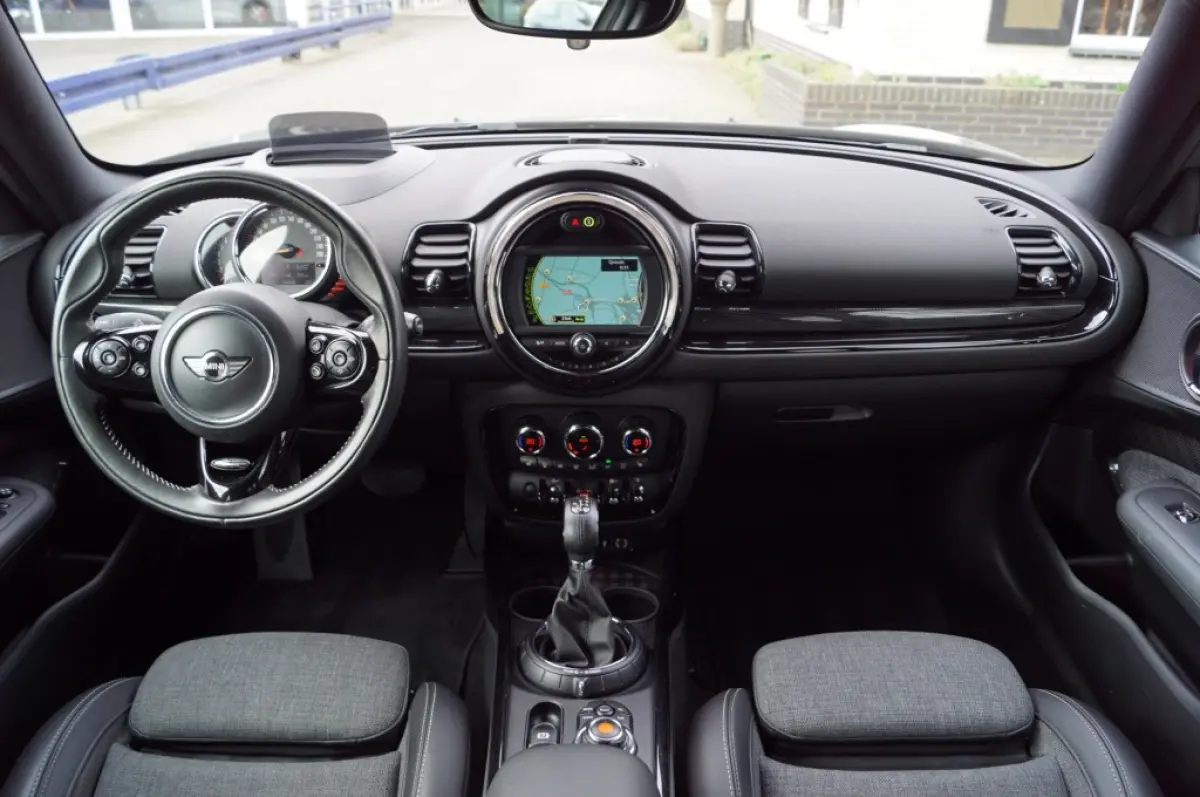2.0 Cooper S Pepper (192pk) HUD/18inch/Keyless/LED/ACC/Sfeerverlichting