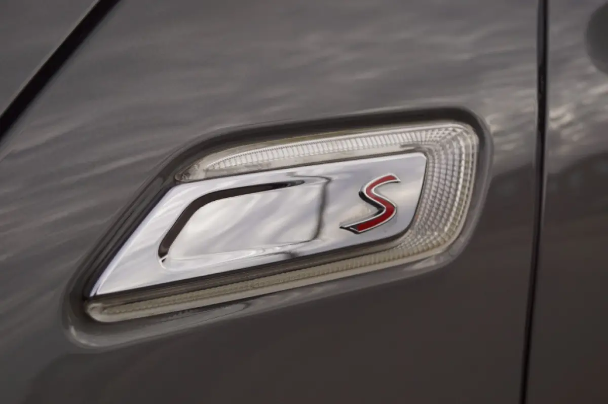 2.0 Cooper S Pepper (192pk) HUD/18inch/Keyless/LED/ACC/Sfeerverlichting