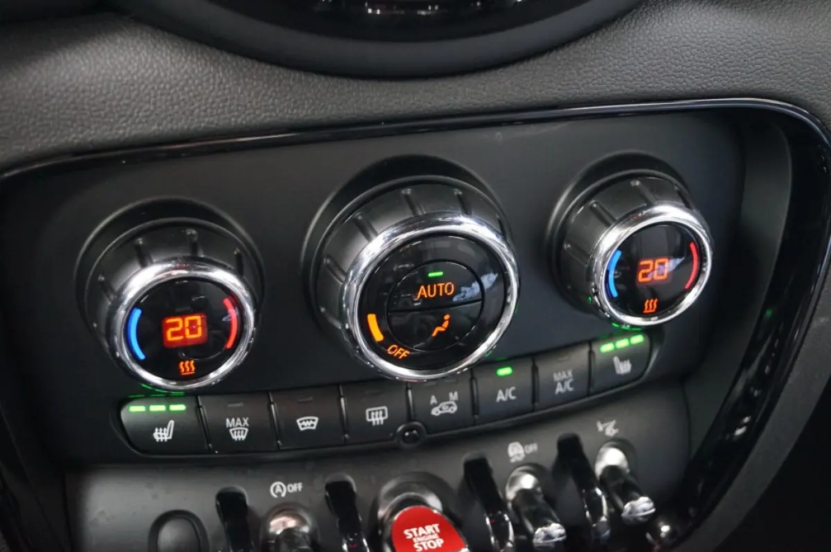 2.0 Cooper S Pepper (192pk) HUD/18inch/Keyless/LED/ACC/Sfeerverlichting