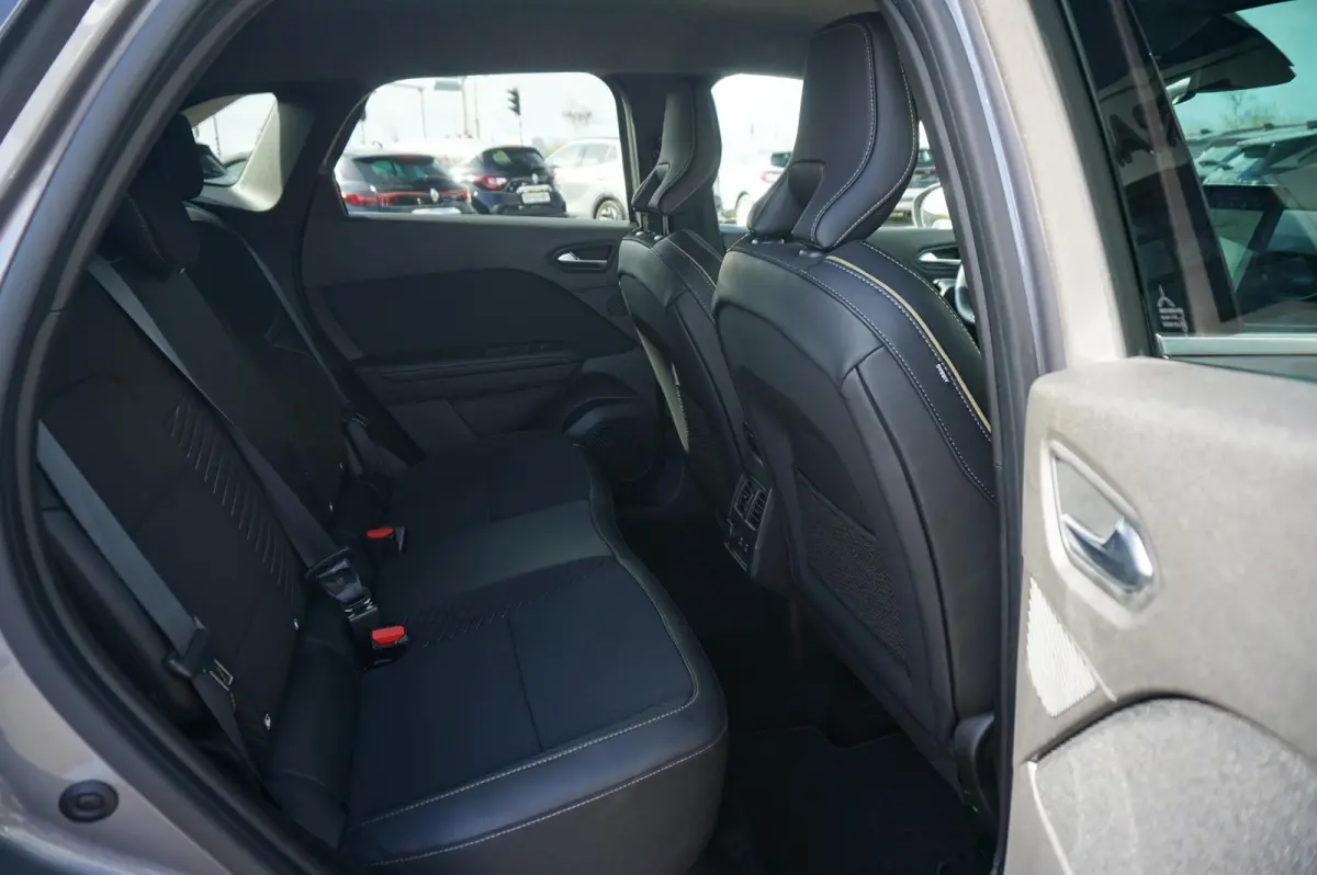 1.6 E-Tech full Hybrid 145 Iconic