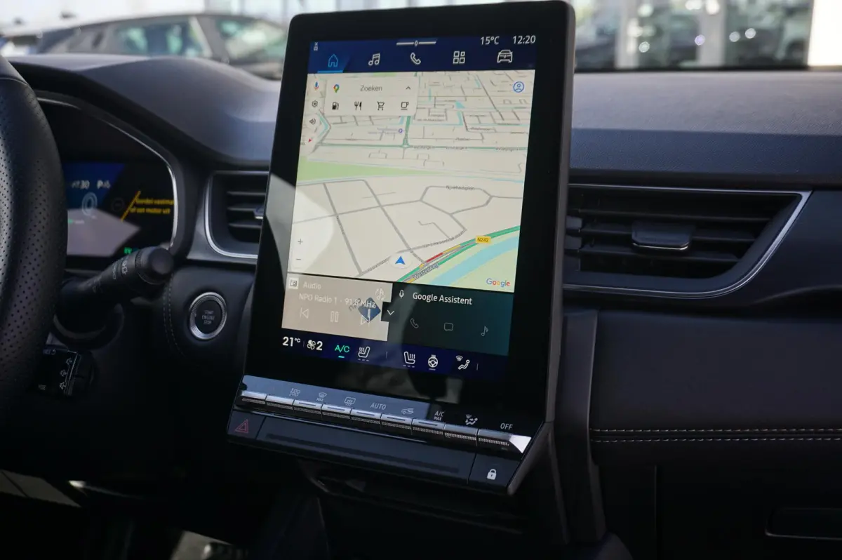 1.6 E-Tech full Hybrid 145 Iconic