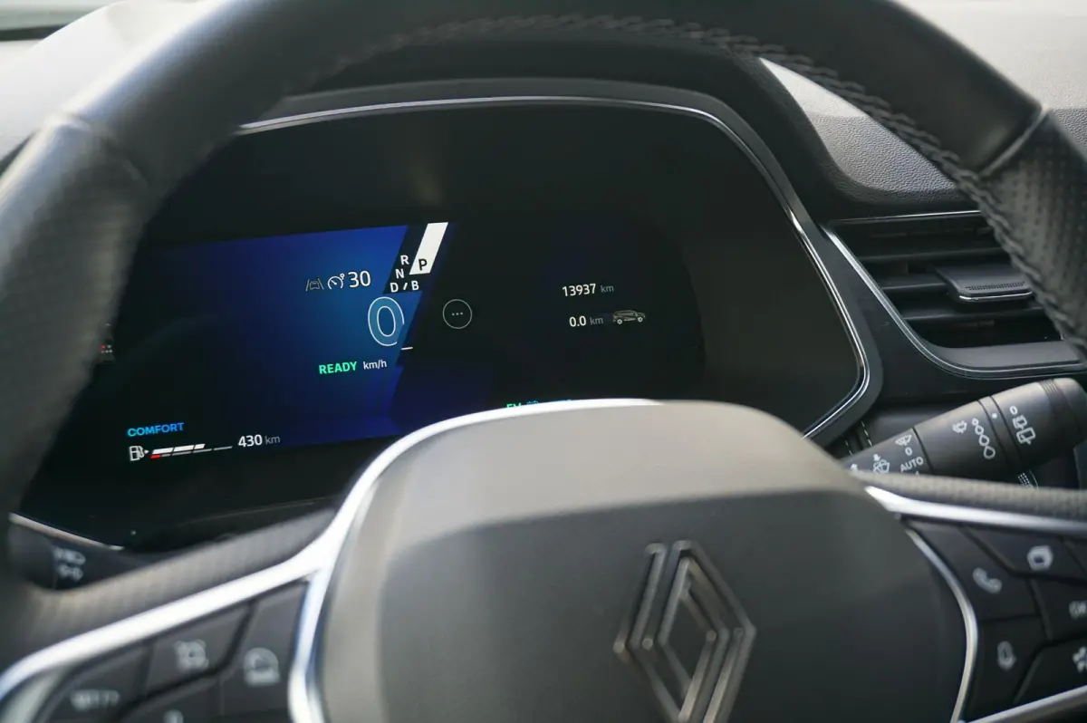 1.6 E-Tech full Hybrid 145 Iconic