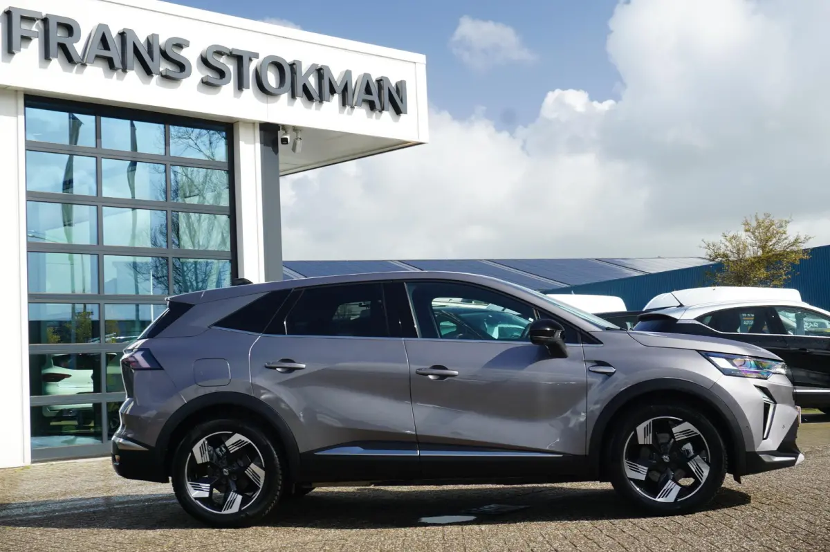 1.6 E-Tech full Hybrid 145 Iconic