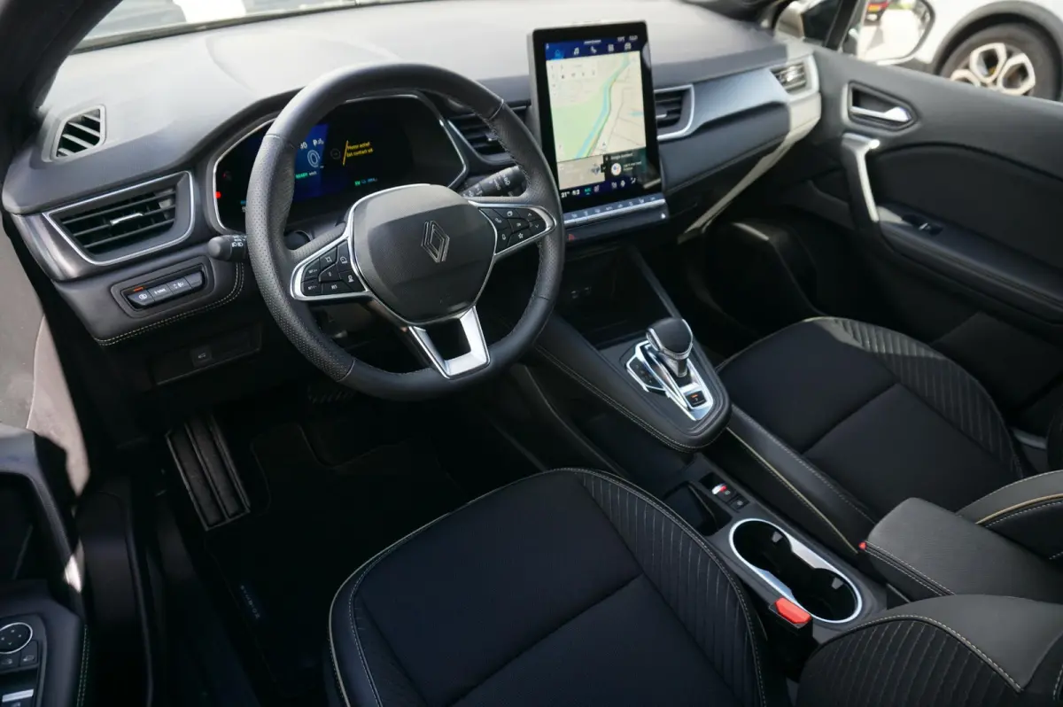 1.6 E-Tech full Hybrid 145 Iconic