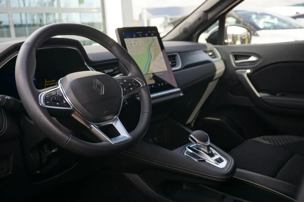1.6 E-Tech full Hybrid 145 Iconic