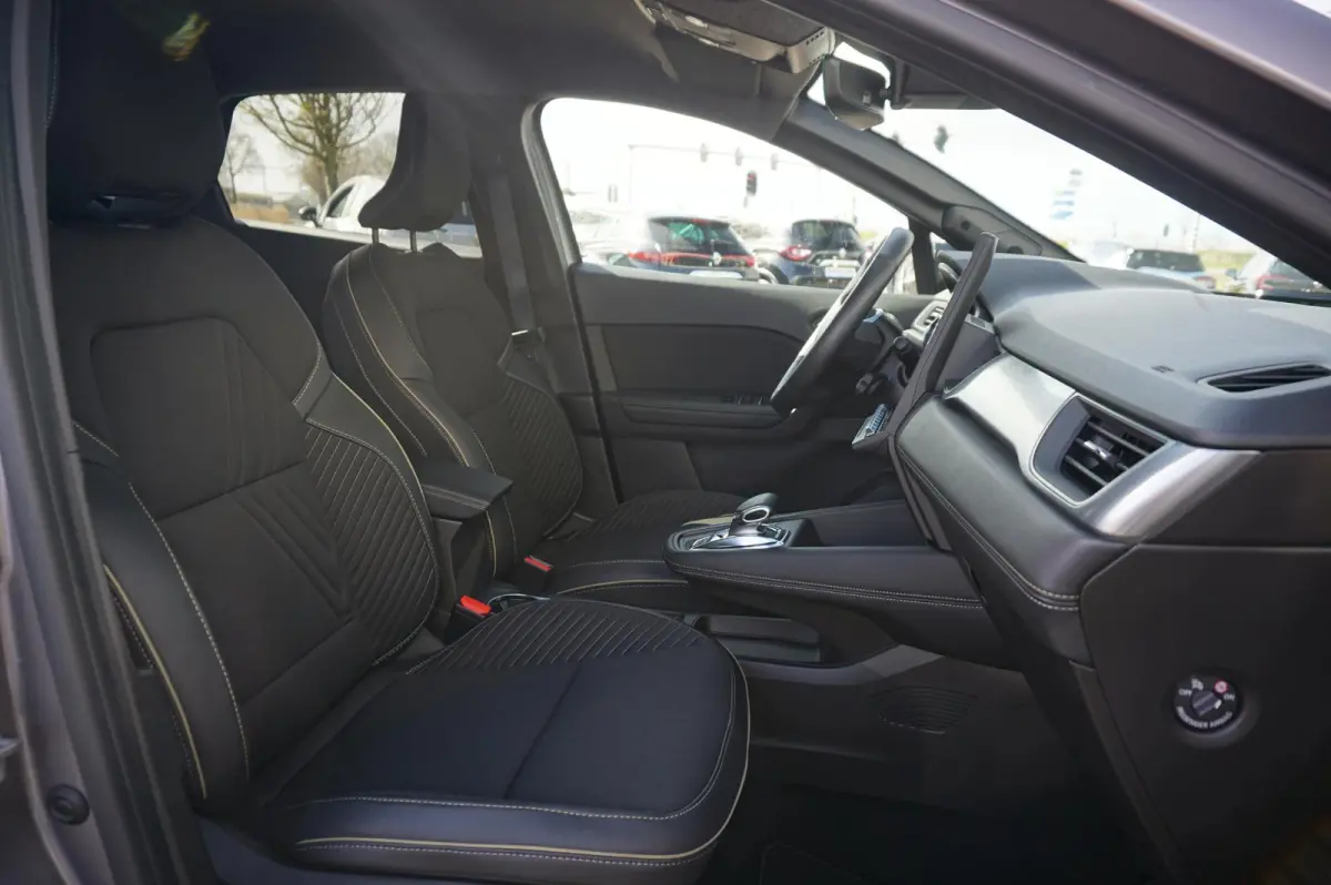 1.6 E-Tech full Hybrid 145 Iconic