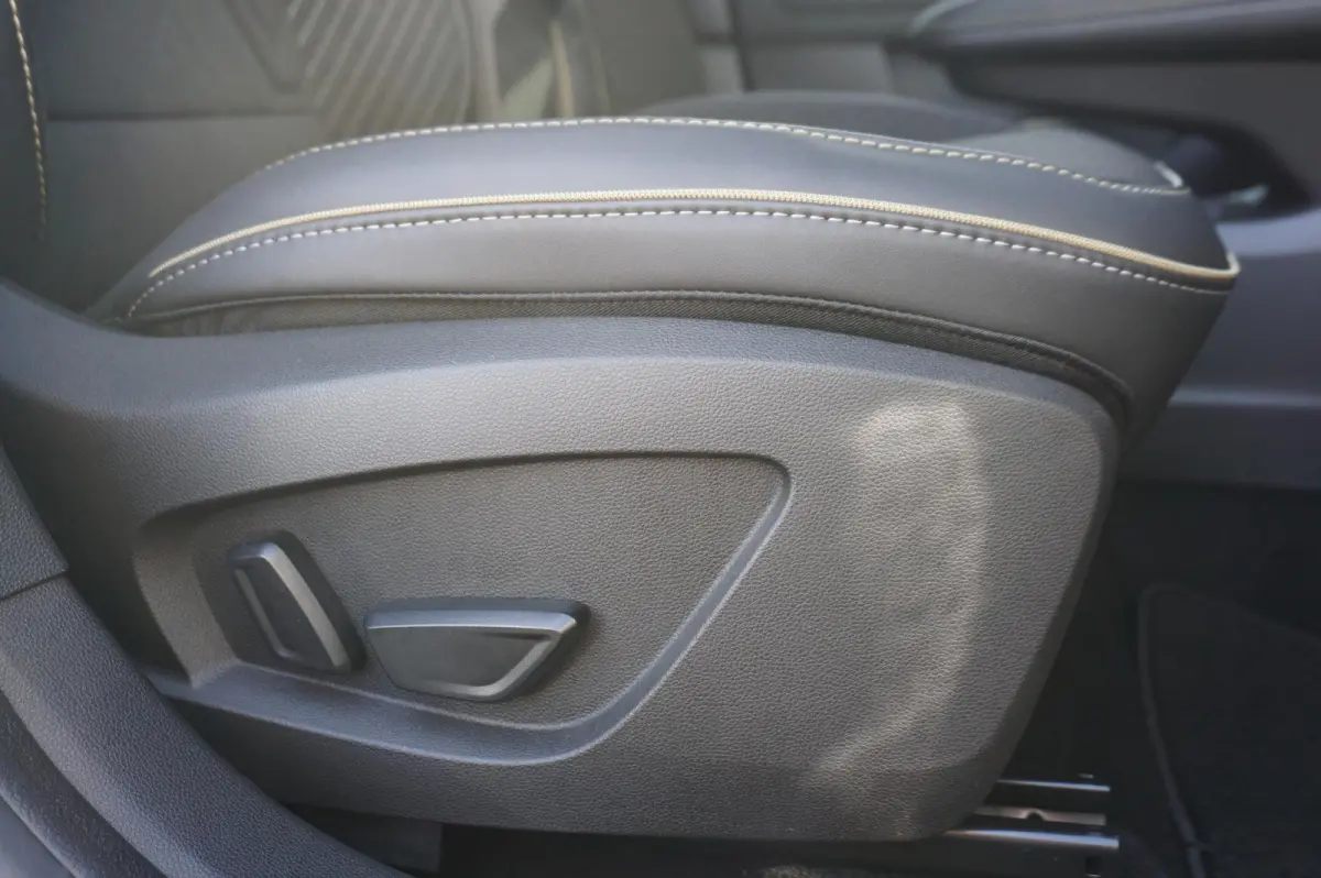 1.6 E-Tech full Hybrid 145 Iconic