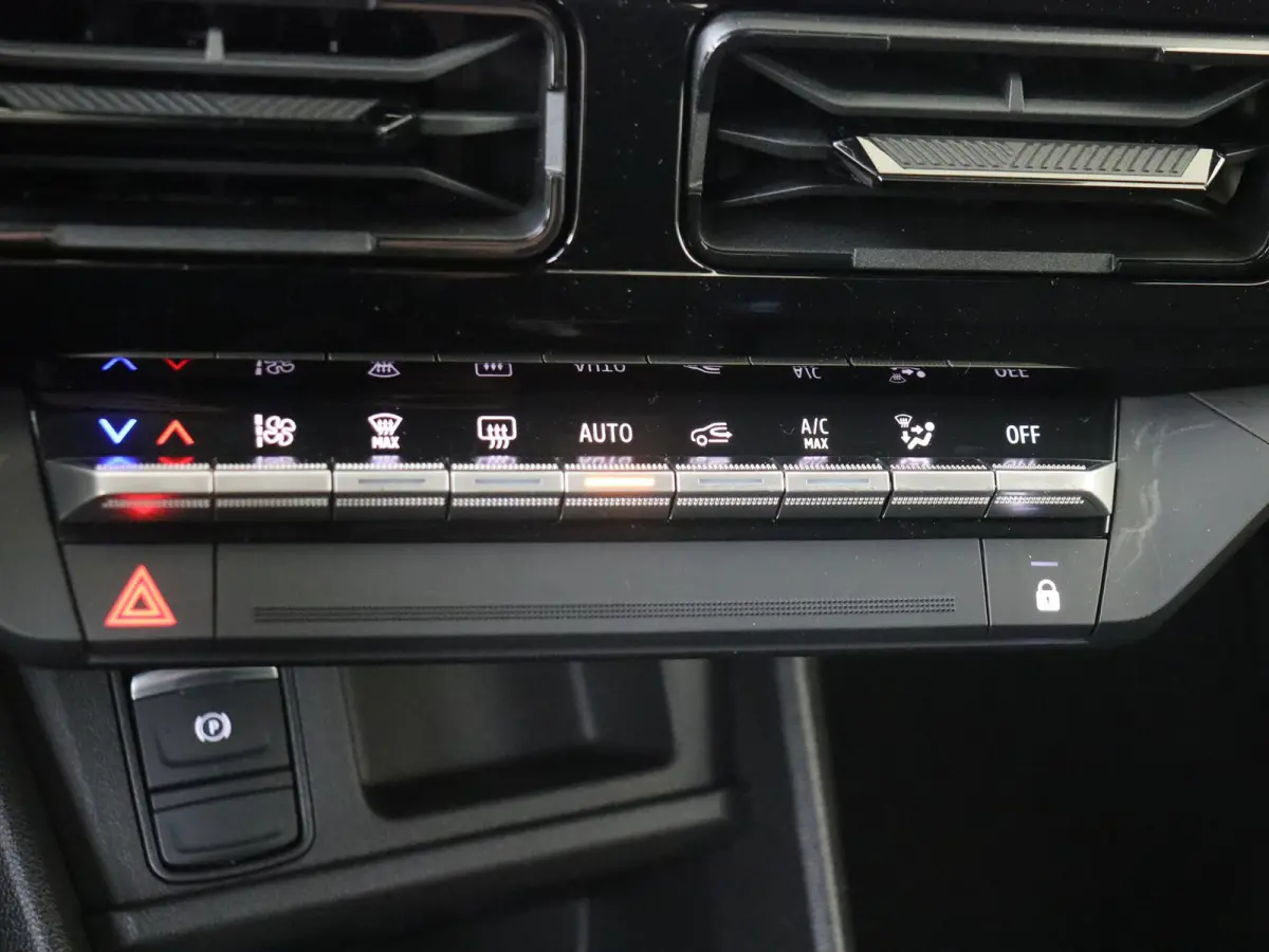Urban Range Evolution 40 kWh 120PK | Apple & Android Carplay | Parkeersensoren & Camera | Keyless Entry | LED verlichting | Cruise Control & Snelheidbegrenzer | Climate Control |