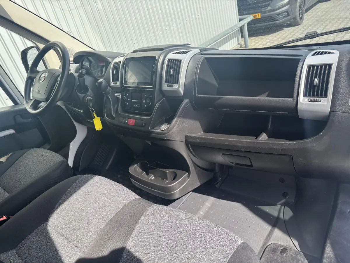 2.3 L2H1*AUTOM.*KOELAUTO*DAG/NACHT*ECC*CRUISE*3PER