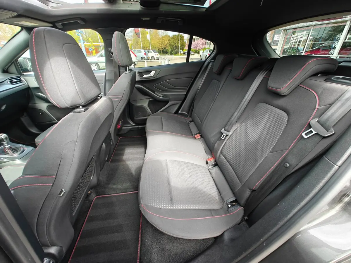 1.0 EcoBoost ST Line Business | LED | Panoramadak | Stoel en stuurverwarming | B&O systeem