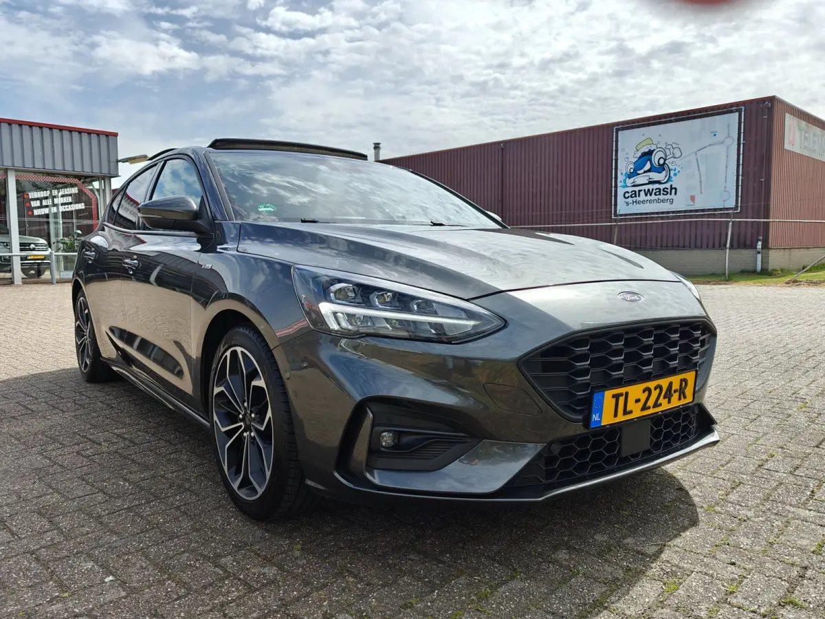 1.0 EcoBoost ST Line Business | LED | Panoramadak | Stoel en stuurverwarming | B&O systeem