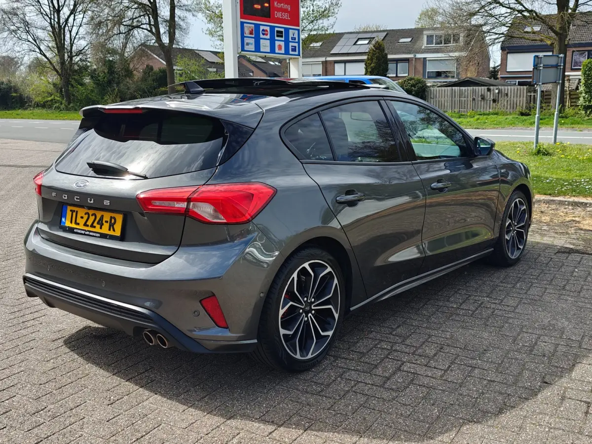 1.0 EcoBoost ST Line Business | LED | Panoramadak | Stoel en stuurverwarming | B&O systeem