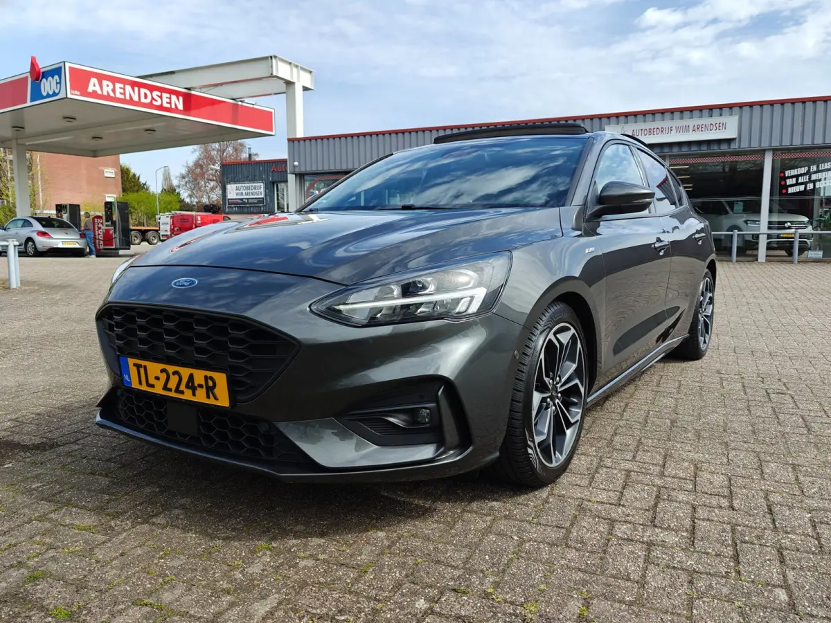 1.0 EcoBoost ST Line Business | LED | Panoramadak | Stoel en stuurverwarming | B&O systeem