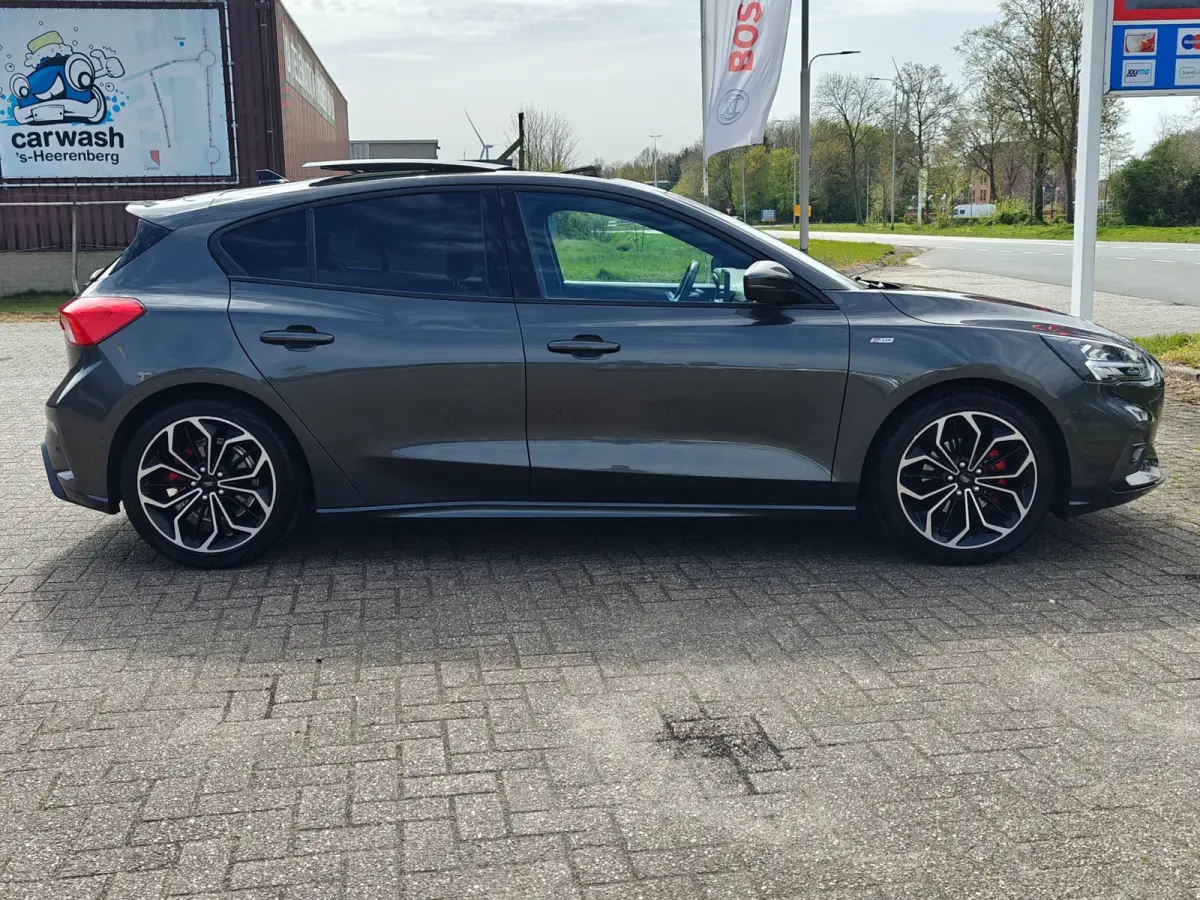 1.0 EcoBoost ST Line Business | LED | Panoramadak | Stoel en stuurverwarming | B&O systeem
