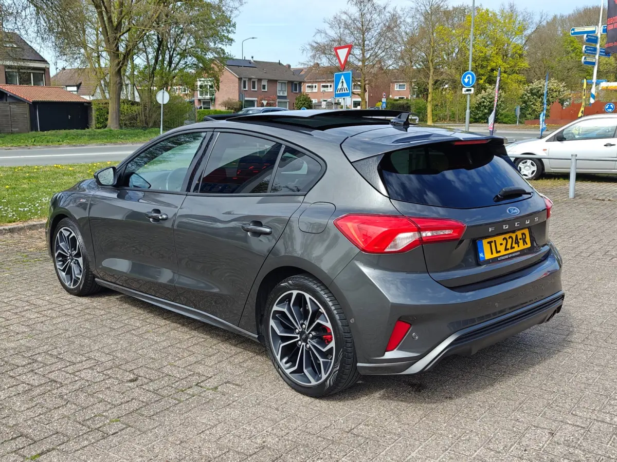 1.0 EcoBoost ST Line Business | LED | Panoramadak | Stoel en stuurverwarming | B&O systeem